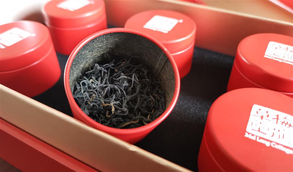 Black tea maker keeps tradition alive in Longwu