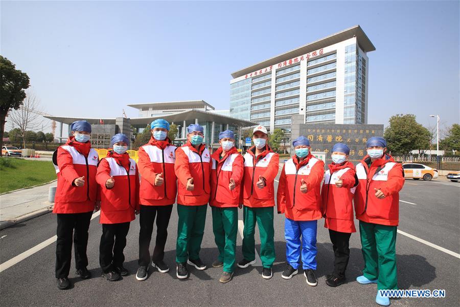 (FOCUS)CHINA-HUBEI-WUHAN-COVID-19-TRANSFERRING TEAM (CN)